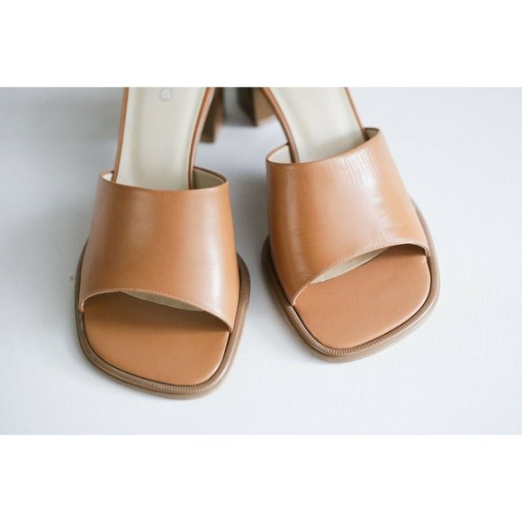 Brand NEW ALDO Vintage 90s Nude Camel Leather Square Open Toe Slides 7.5 - Picture 2 of 9